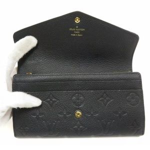 Louis Vuitton Sarah Wallet- comes with dust bag